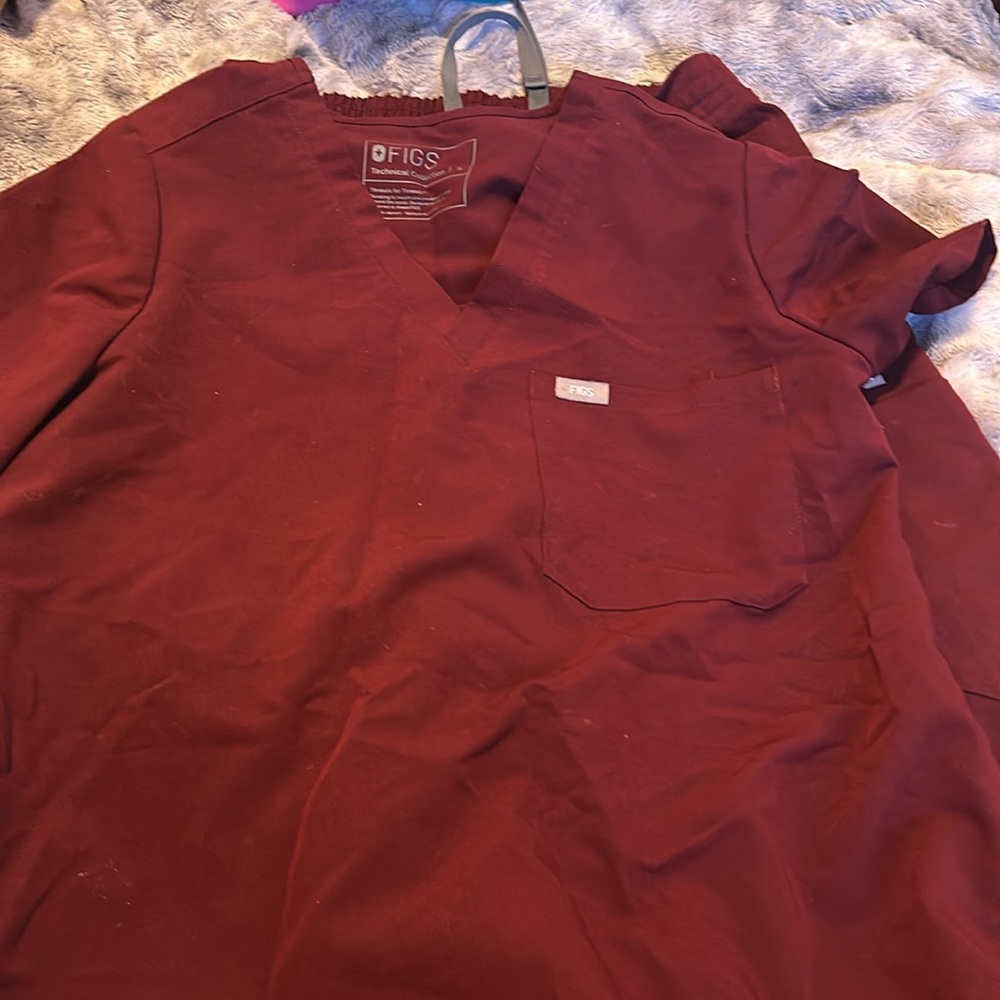 Red Scrubs - Picture 2 of 2